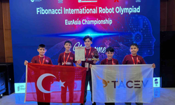 Fibonacci Uluslararası Robot Olimpiyatları’nda ilk 3’e girmek için mücadele ettiler