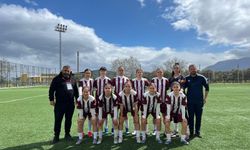 İnegöl’ün kızlarından büyük başarı! Yarı final bileti alındı