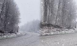 İnegöl-Domaniç yolunda kar sürprizi