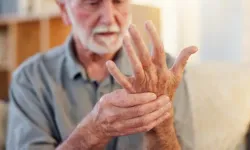 Uzmanı uyardı: "Parkinson hastalığında erken teşhis önemli"