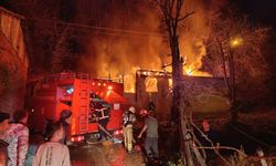 Bursa İnegöl'de geceyi alevler aydınlattı...  Evsiz kaldı