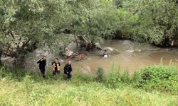 Bursa İnegöl'de dereye kapılan genç son anda kurtarıldı
