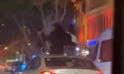 Bursa'da otomobilin tavanına oturdular : 25 bin TL ceza kesildi