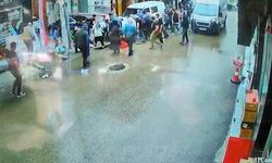 Bursa’da araç yayaların arasına daldı!