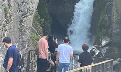 Bursa’nın doğa harikası yeniden coştu! Saitabat Şelalesi eski ihtişamlı günlerine döndü