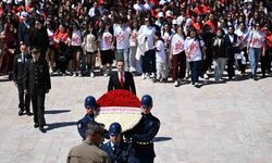 Başkan Akın ve 1071 Balıkesirli genç Anıtkabir'de