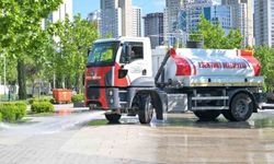 Esenyurt Belediysi'nde Bayram mesaisi: Park ve piknik alanları dip köşe temizlendi