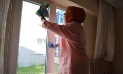 Kartepe'de 'Alo Evlat' ekipleri yaşlıları bayrama hazırlıyor