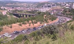 Kocaeli TEM Otoyolu'nda kilometrelerce araç kuyruğu oluştu