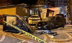 Tekirdağ'da faciadan dönüldü: Kontrolden çıkan otomobil otobüs durağına çarptı