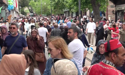 Bursa'da bayram yoğunluğu başladı: Kasapta da şekercide de hareketlilik yaşanıyor