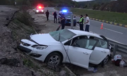 Bayram tatili yolunda kaza: Takla atan otomobildeki 4 kişi yaralandı