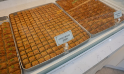 Baklava alırken kutuya para ödememek isteyenlere ‘Dara’ uyarısı