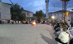 Yunan askerine geçit vermeyen dedelerini andılar