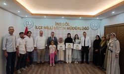 AGD İnegöl Temsilciliği'nden Siyer-i Nebi Sınavı'ndan dereceye giren öğrencilere ödül takdimi