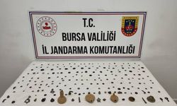 Bursa Gemlik'te tarihi eser kaçakçılarına operasyon: Roma ve Bizans dönemine ait 202 parça ele geçirildi