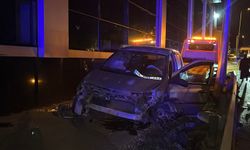Bursa Osmangazi'de uyuyakalan sürücü kaza yaptı: Karı-koca yaralandı