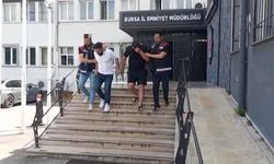 Bursa'da "Yeğenin zor durumda" yalanıyla altın vurgunu: Yaşlı kadını dolandıran 2 şüpheli tutuklandı