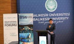 Bakan Yardımcısı Boyraz, 'Mesleki Eğitimde Güncel Yaklaşımlar Forumu'nda öğrencilerle buluştu