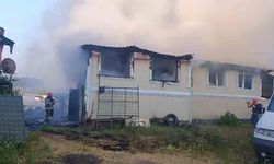 İki katlı ahşap ev alevlere teslim oldu