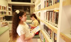 Osmangazi Belediyesi, çocuklara kitap ve tarih sevgisi aşılıyor