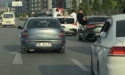 Bursa Yıldırım'da düğün konvoyunda tehlikeli yolculuk