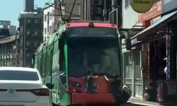 Bursa'nın Osmangazi ilçesinde tehlikeli yolculuk kamerada