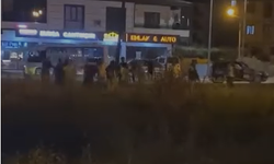 Bursa İnegöl'de sokak ortasında tekmeli yumruklu kavga kamerada