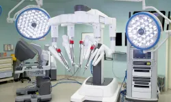 Prof. Dr. Fahri Yetişir: "Robotik cerrahi sonrası hastalar daha hızlı günlük yaşama dönebiliyor"