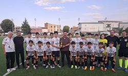 İnegöl Kafkasspor U-13 Takımına Şampiyonluk Kupası