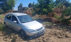 Bursa İnegöl'de otomobil tarlaya uçtu  | Yaralılar var