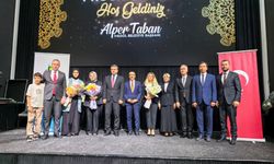 Veda eden Kaymakam gözyaşlarına boğuldu