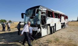 Kütahya-Afyonkarahisar kara yolunda yolcu otobüsü devrildi