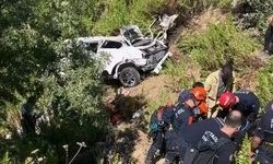 Antalya’da otomobil uçuruma yuvarlandı: 5 *lü, 2 yaralı