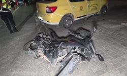 Bursa Orhangazi'de motosiklet otomobile çarptı: Sürücü yoğun bakımda