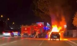 Bursa Osmangazi'de seyir halindeki otomobilden alevler yükseldi