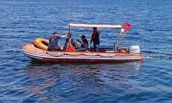 Şişme botuyla deniz açılan genç panikleyince sürüklenmeye başladı