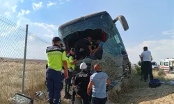 Aksaray'da seyir halindeki otobüs devrildi: 44 yaralı