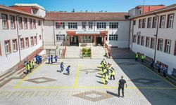 Bursa’da okul bahçeleri otoparka dönüşüyor: Meclisten onay çıktı