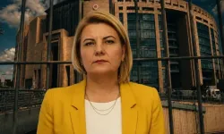İzmit Belediye Başkanı Fatma Kaplan Hürriyet görevinden uzaklaştırıldı