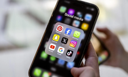 Instagram ve Facebook çöktü mü?