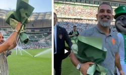 Bursaspor tribünlerinden Arda Turan'a sevgi seli