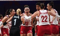 Bakan Gürlek’ten finale yükselen Filenin Sultanları’na tebrik