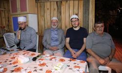 Karakadı'da Aşure Bereketi: 500 Kişi Aynı Sofrada Buluştu