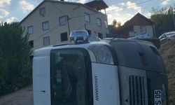 Bursa İnegöl'de minibüs devrildi!