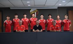 İnegölspor'da geleceğe yatırım! 8 genç futbolcu A takım kampında