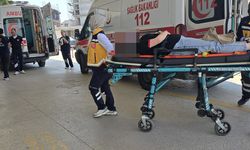 Yeni kavşakta yine kaza | Direksiyon Hakimiyetini Kaybetti, Karşı Şeride Geçti