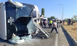 Yolcu otobüsü devrildi: 22 yaralı