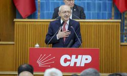 Üzerine güller atıldı! Kemal Kılıçdaroğlu 3 yıl sonra yeniden kürsüye çıktı