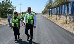 Karacabey'de asfalt mesaisi kesintisiz sürüyor